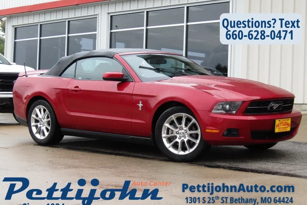 2011 Ford Mustang V6 Premium photo 1