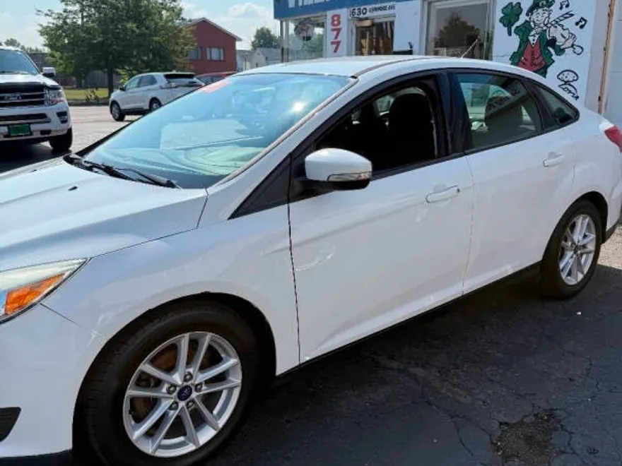 2015 Ford Focus SE photo 1
