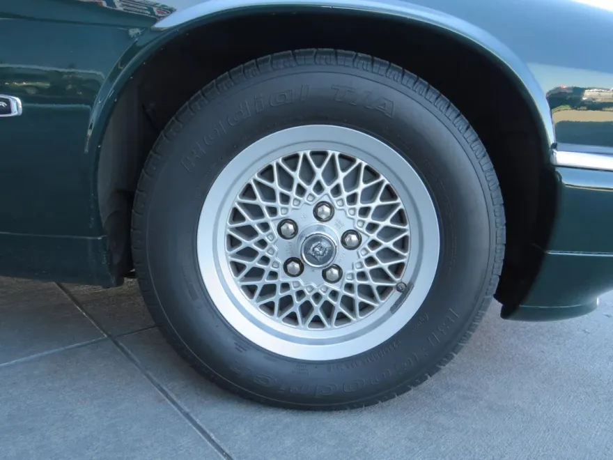 1994 Jaguar XJS photo 40