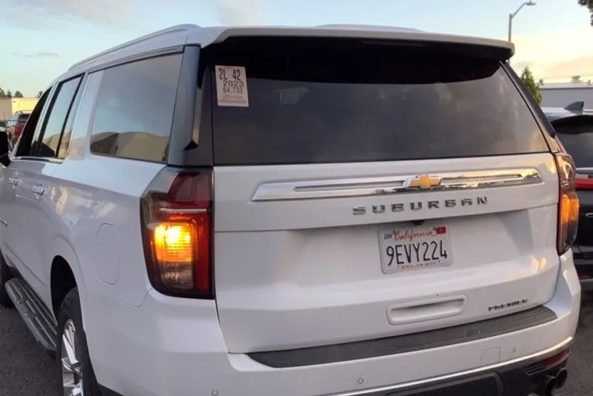 2023 Chevrolet Suburban Premier photo 1