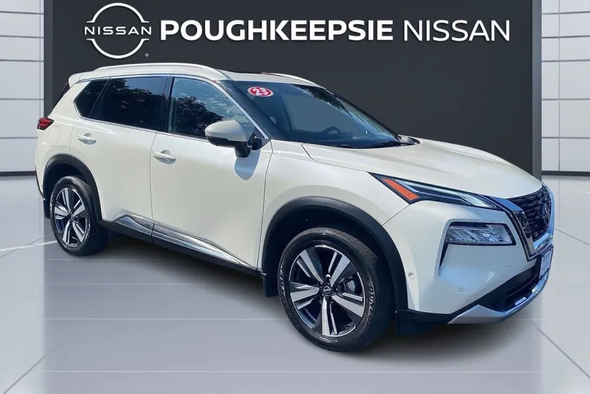 2023 Nissan Rogue Platinum photo 1