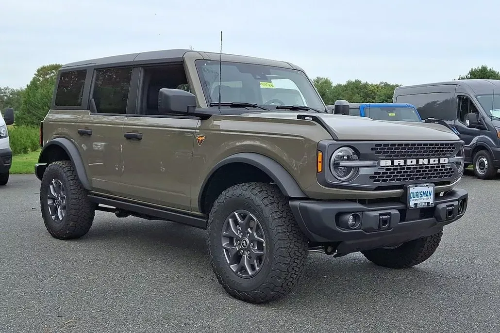 2025 Ford Bronco Badlands photo 1