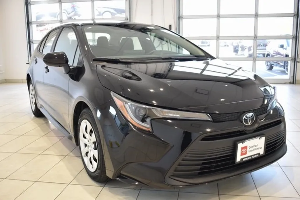 2024 Toyota Corolla LE photo 1