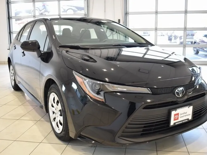 2024 Toyota Corolla LE photo 1