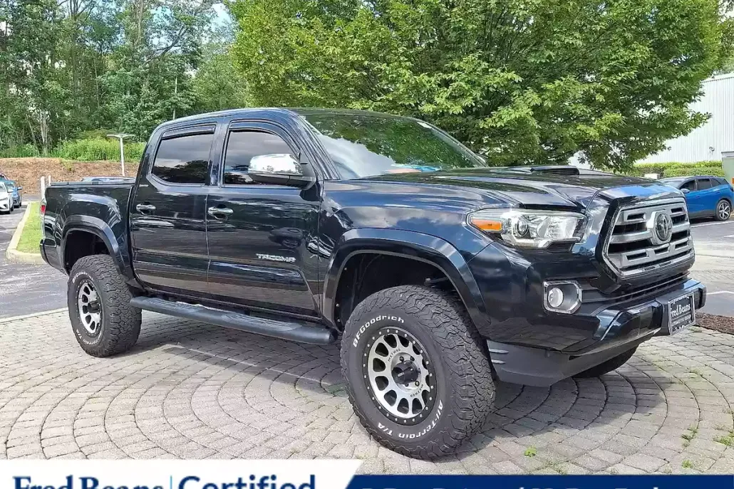 2018 Toyota Tacoma Limited V6 photo 1
