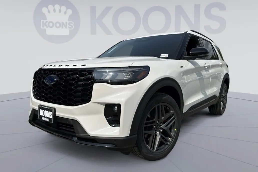 2025 Ford Explorer ST-Line photo 1