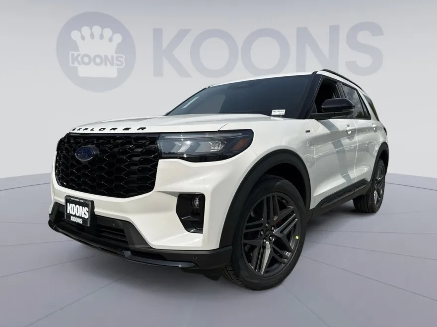 2025 Ford Explorer ST-Line photo 1