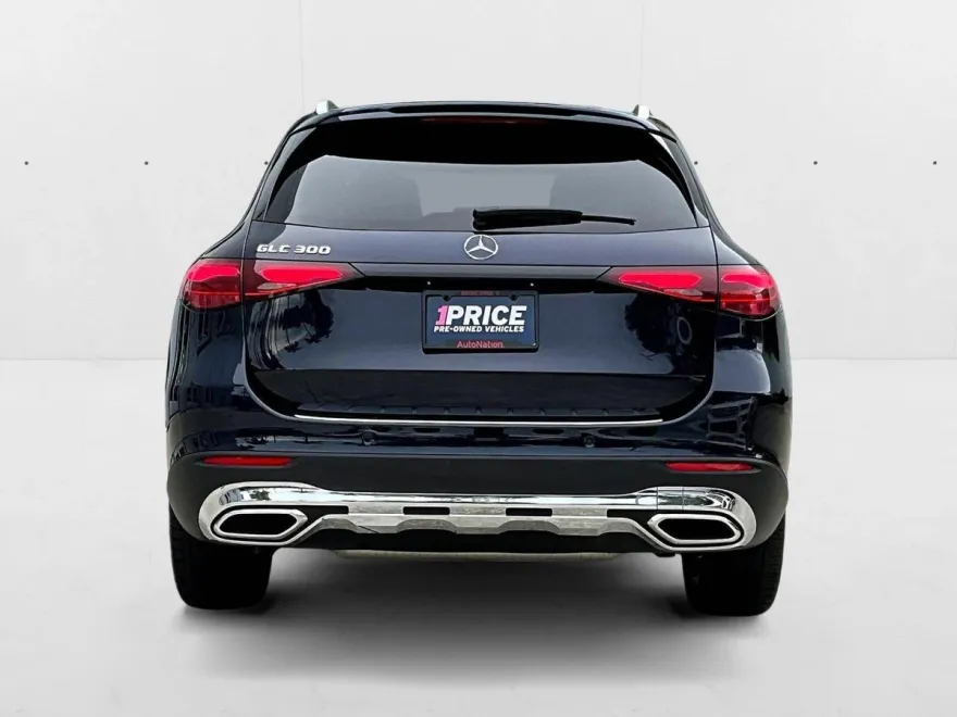 2024 Mercedes Benz GLC 300 photo 1