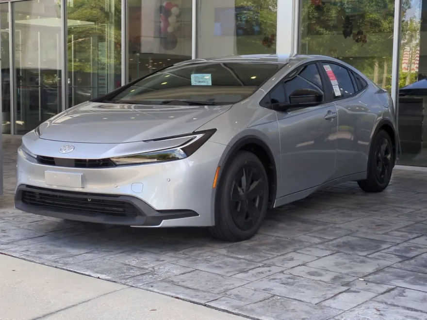 2026 Toyota Prius LE photo 1