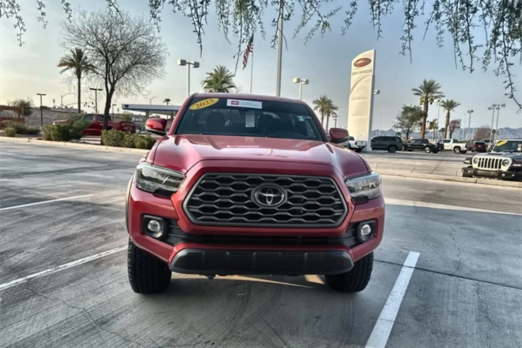 2023 Toyota Tacoma TRD Off-Road photo 1