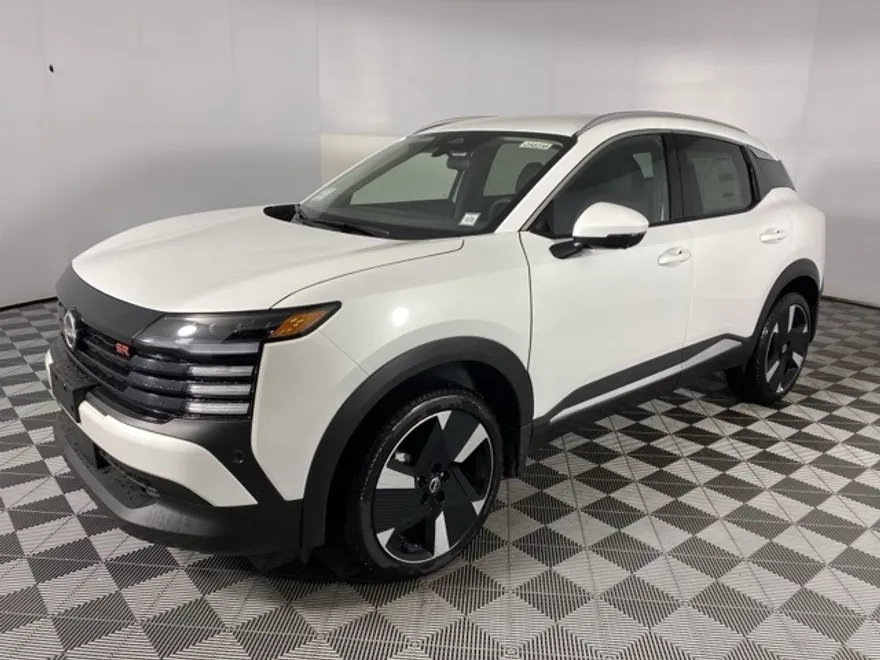 2025 Nissan Kicks SR photo 1