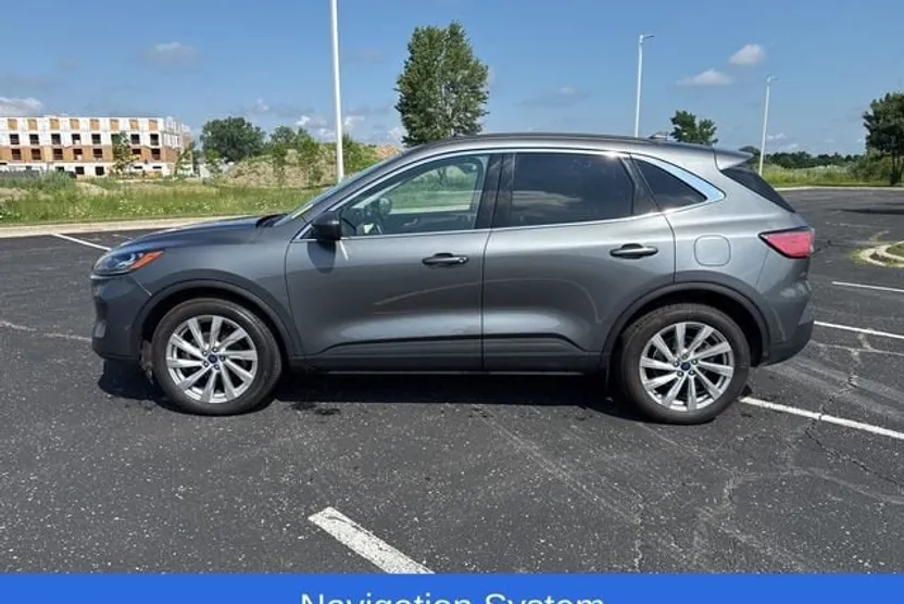 2022 Ford Escape Titanium Hybrid photo 1