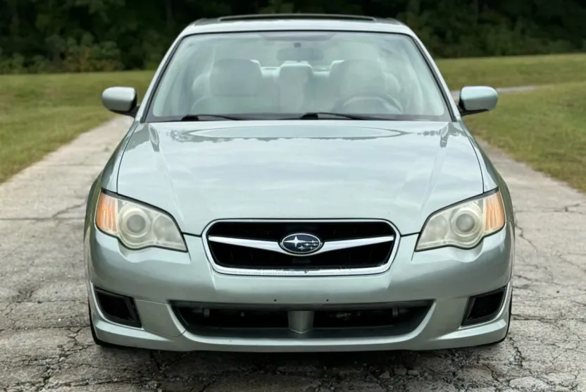 2009 Subaru Legacy 2.5i photo 1