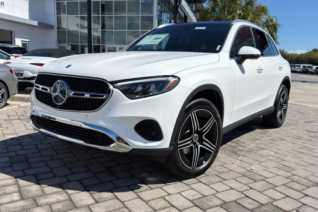 2026 Mercedes Benz GLC 300 AMG photo 1