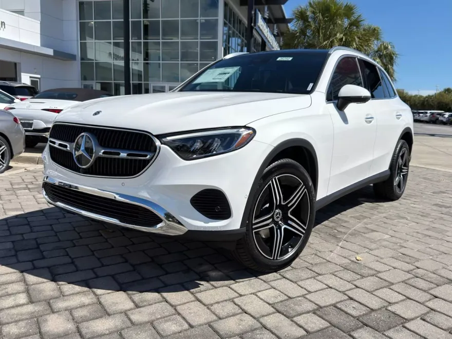 2026 Mercedes Benz GLC 300 AMG photo 1