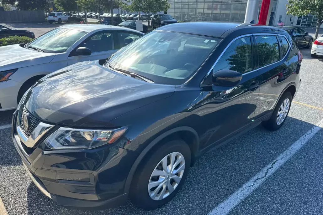 2019 Nissan Rogue S AWD photo 1