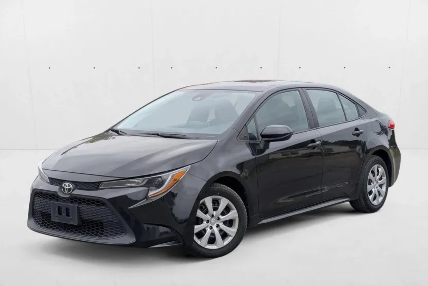 2021 Toyota Corolla LE photo 1