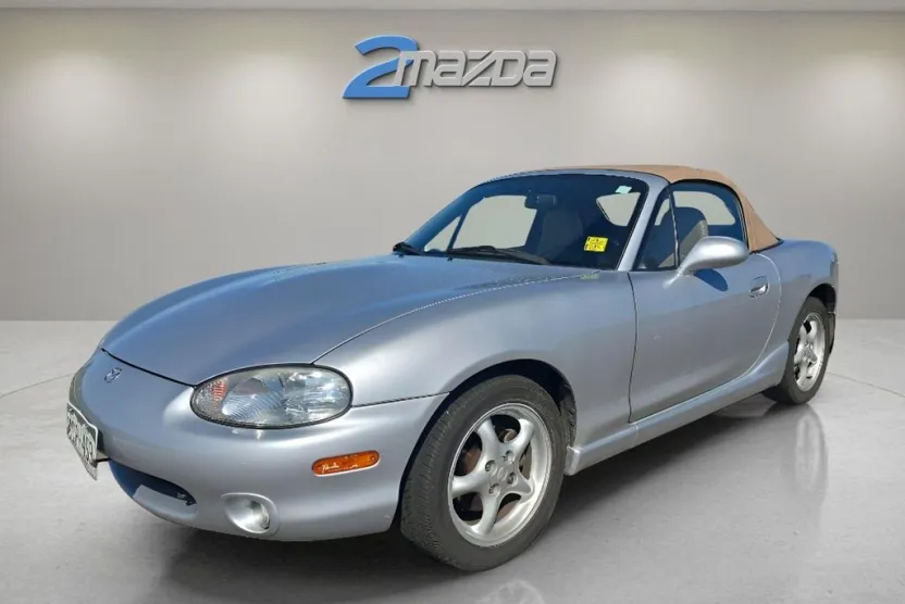 2000 Mazda MX-5 Miata Miata Base photo 1