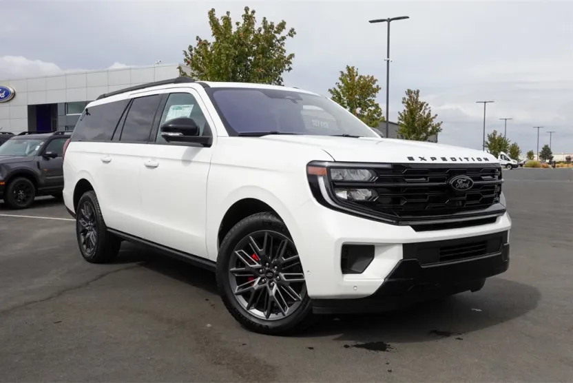 2025 Ford Expedition Platinum MAX photo 1
