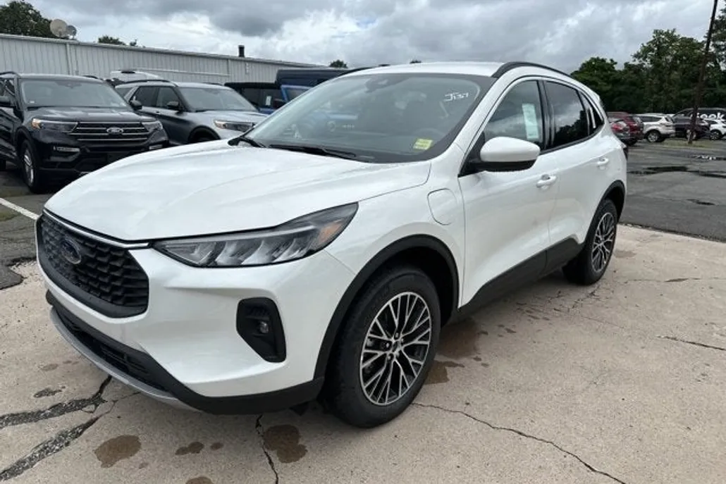 2024 Ford Escape photo 1
