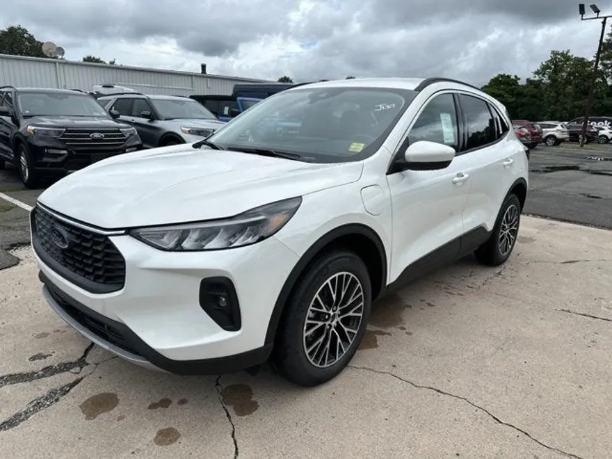 2024 Ford Escape photo 1