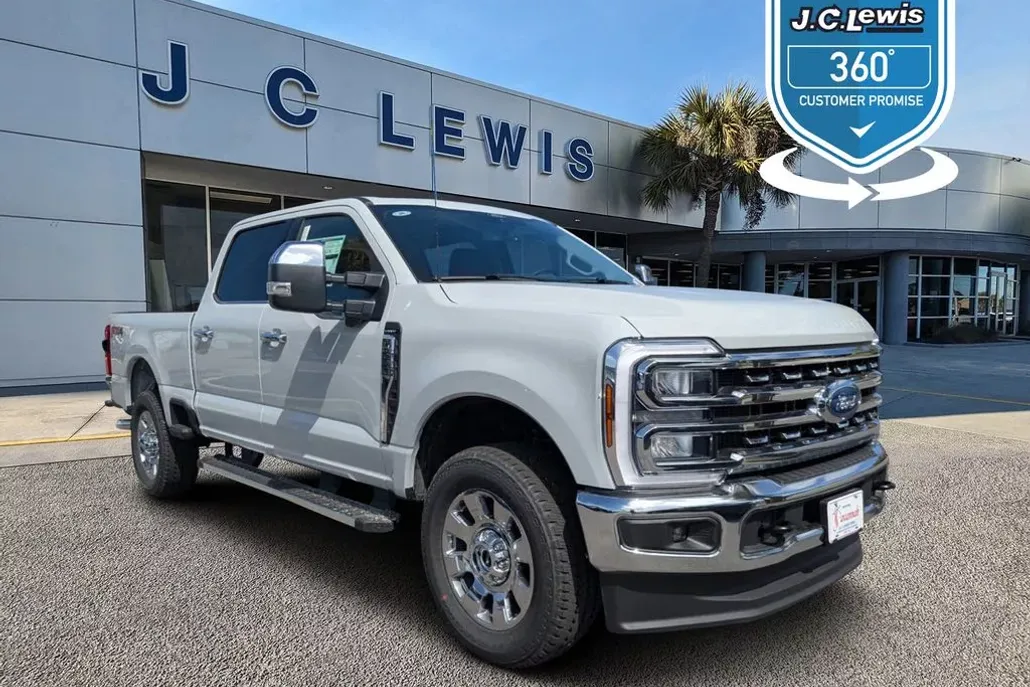 2026 Ford F-250 Lariat photo 1