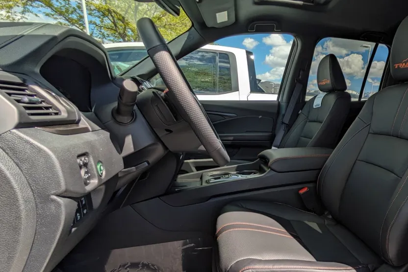 2025 Honda Ridgeline TrailSport photo 1