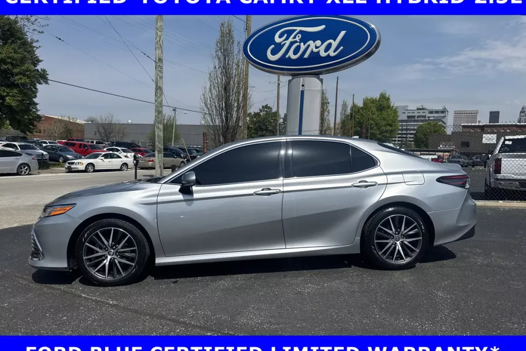 2022 Toyota Camry Hybrid photo 1