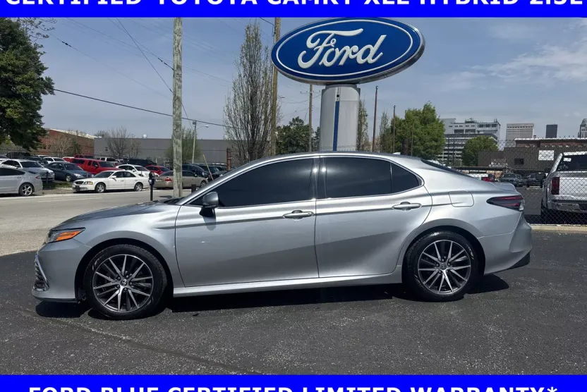 2022 Toyota Camry Hybrid photo 1