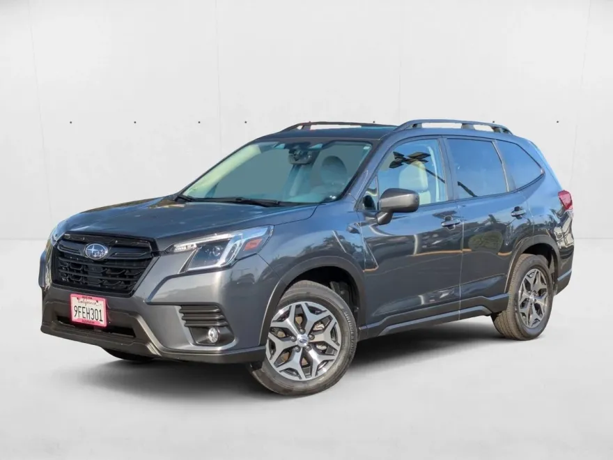 2023 Subaru Forester Premium photo 1