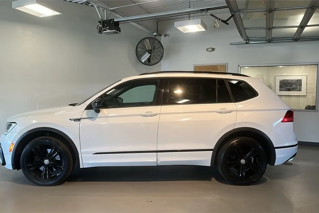 2019 Volkswagen Tiguan SEL R-Line photo 1