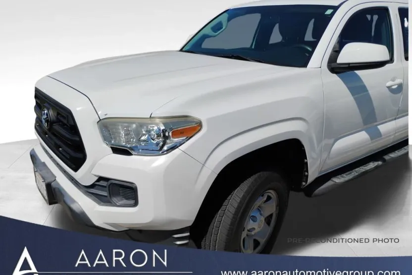 2017 Toyota Tacoma SR photo 1