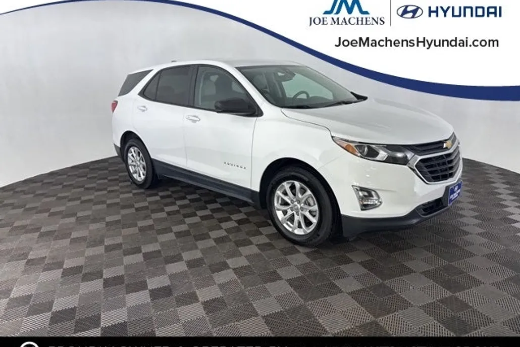 2020 Chevrolet Equinox LS photo 1