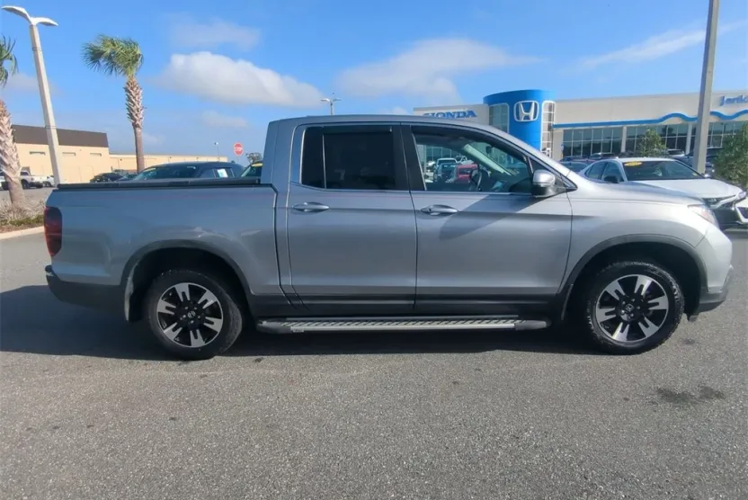 2020 Honda Ridgeline RTL photo 1