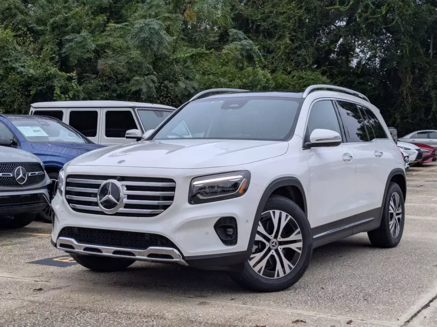 2025 Mercedes Benz GLB 250 photo 1
