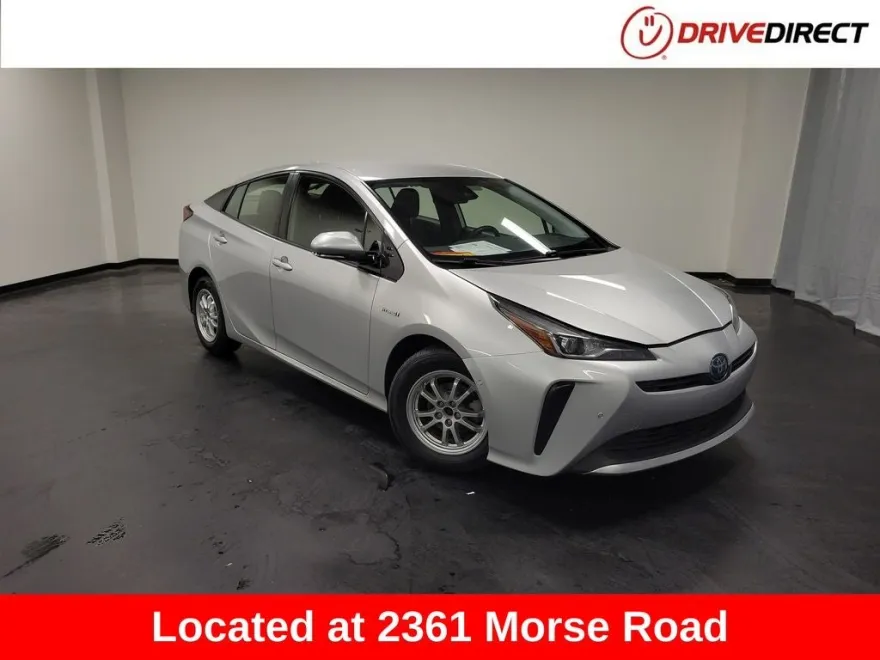 2020 Toyota Prius LE photo 1