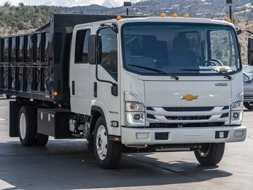 2024 Chevrolet Silverado 4500HD Base photo 1