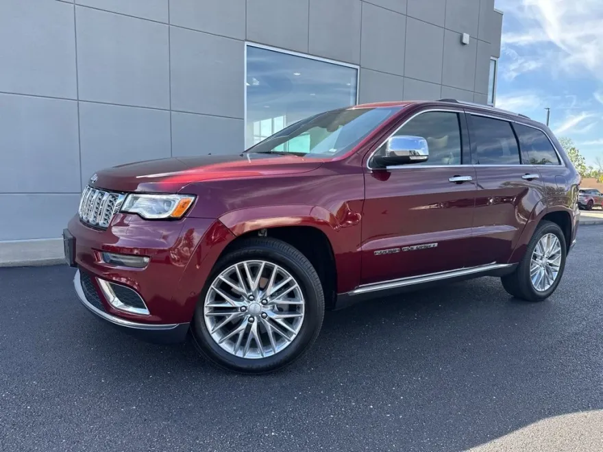 2017 Jeep Grand Cherokee Summit photo 1