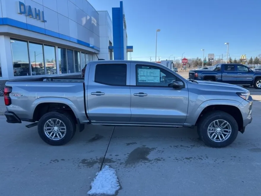 2025 Chevrolet Colorado Work Truck LT photo 1