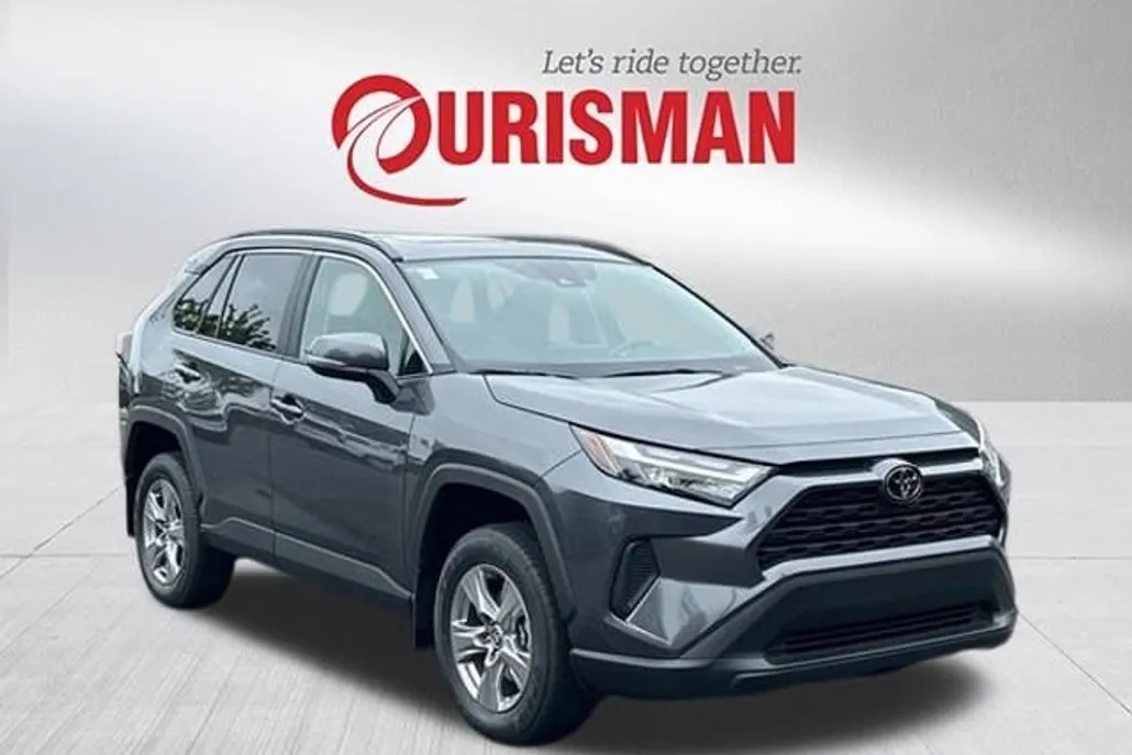 2025 Toyota RAV4 XLE photo 1
