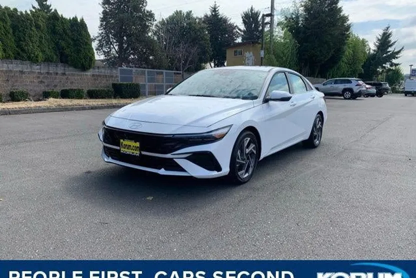 2025 Hyundai Elantra Limited photo 1