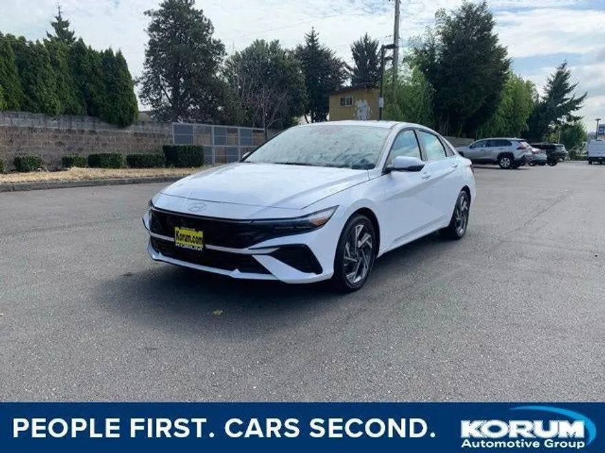 2025 Hyundai Elantra Limited photo 1