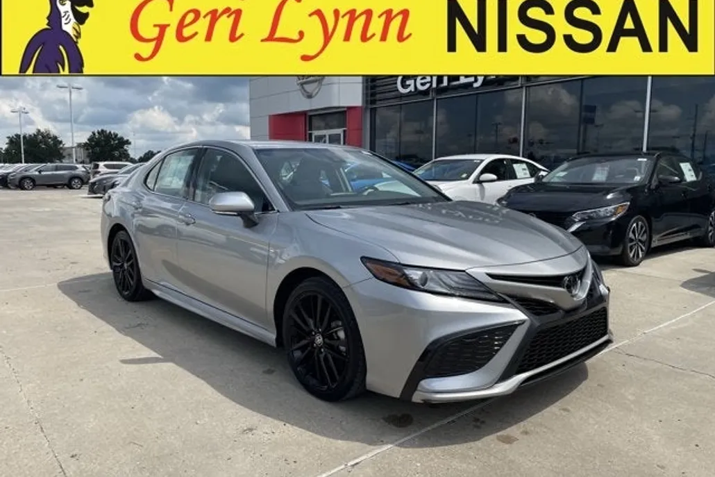 2023 Toyota Camry XSE photo 1