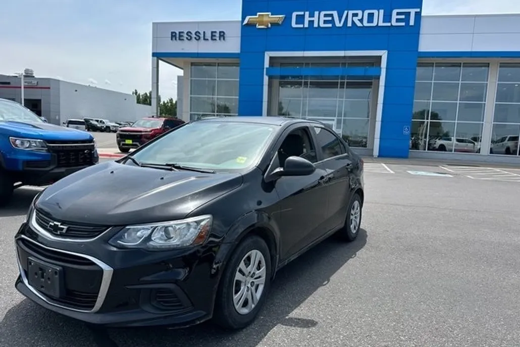 2017 Chevrolet Sonic LS photo 1