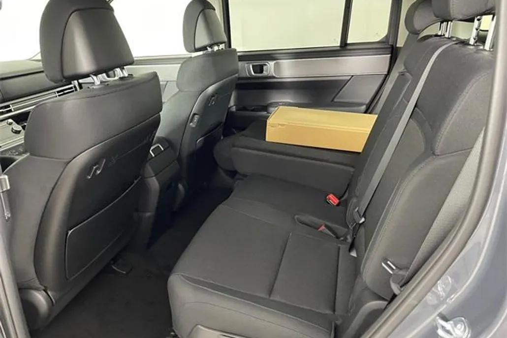 2026 Hyundai Santa Fe SE photo 1