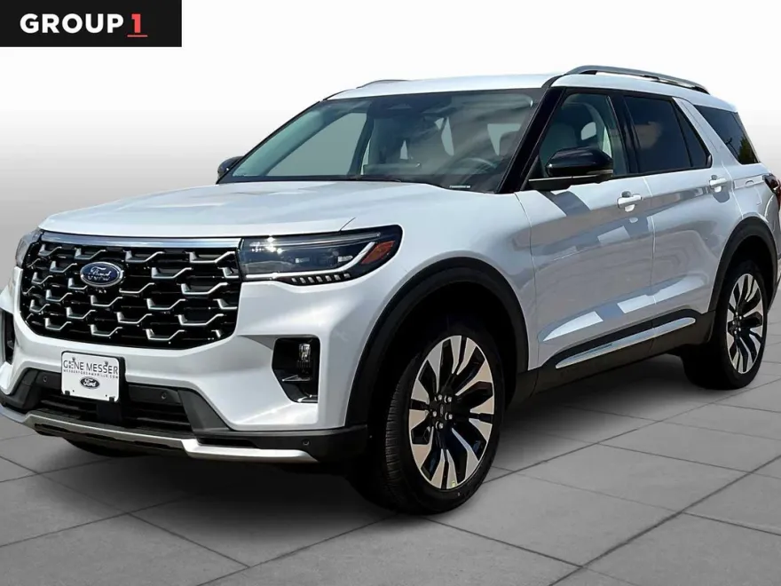 2025 Ford Explorer Platinum photo 1