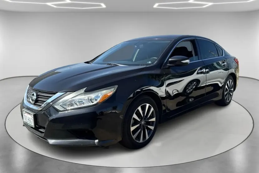 2016 Nissan Altima 2.5 SV photo 1