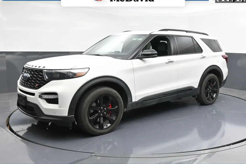 2023 Ford Explorer ST photo 1