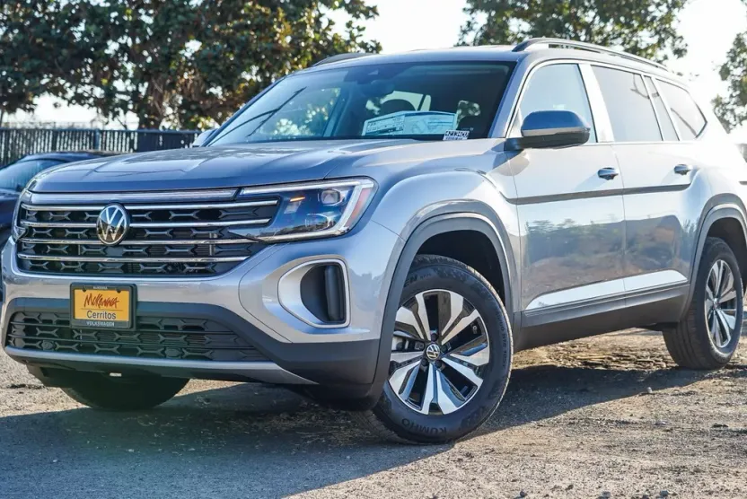 2026 Volkswagen Atlas SE photo 1
