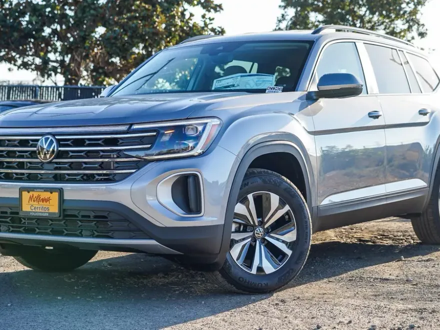 2026 Volkswagen Atlas SE photo 1